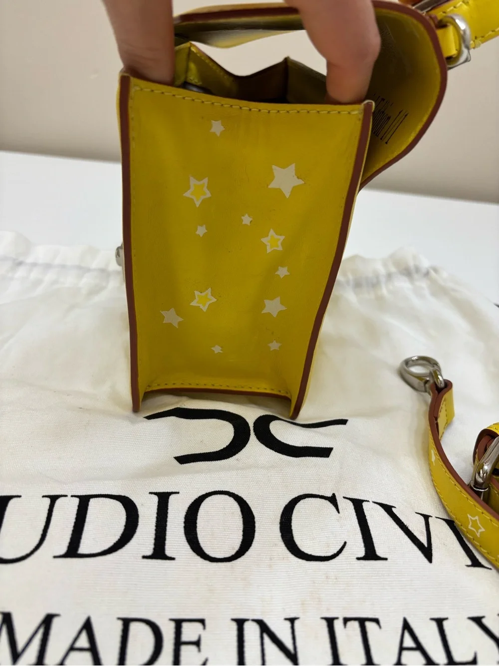 💛 Claudio Civitico “Atae” Yellow Leather Crossbody – Special Edition